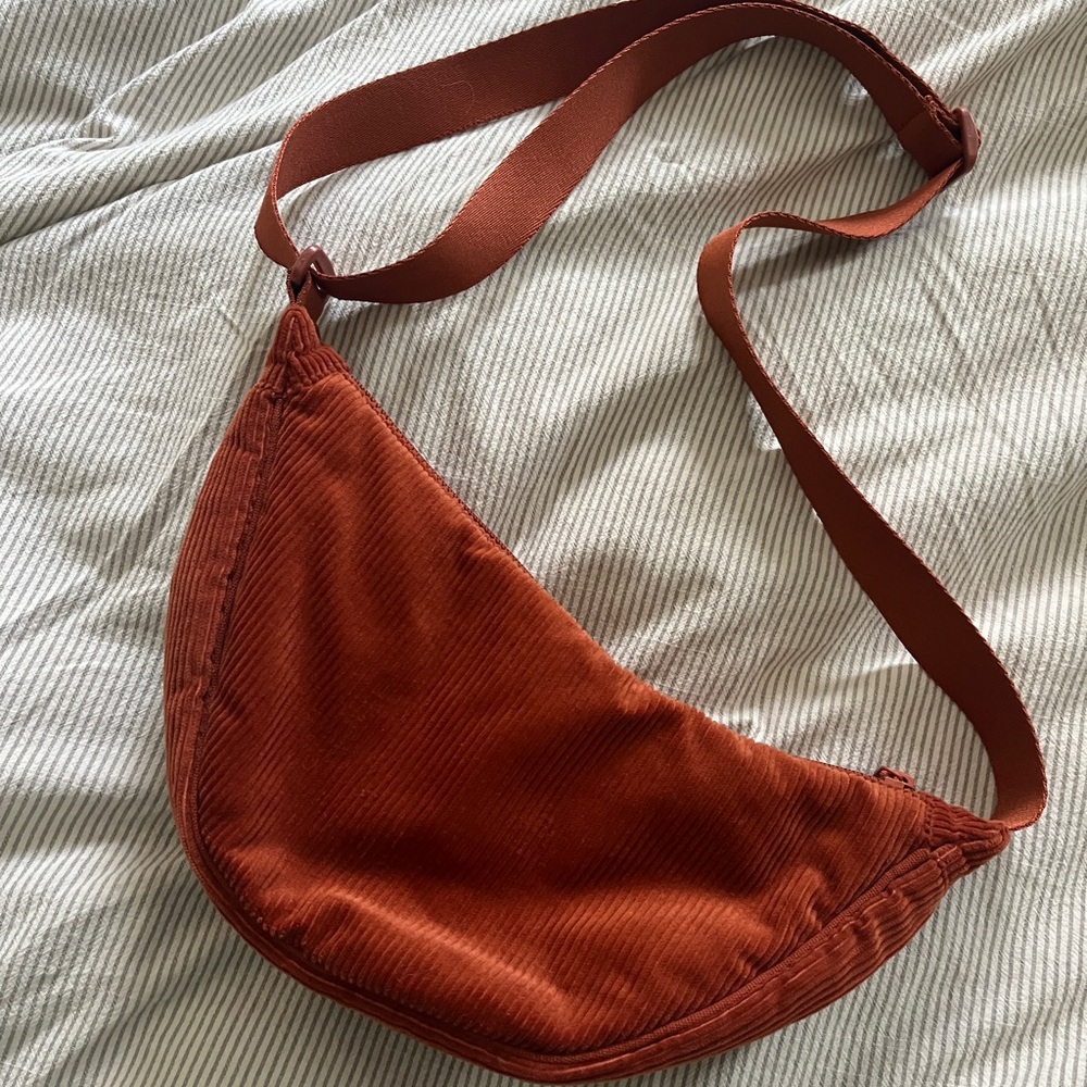 Uniqlo Corduroy Round Mini Shoulder Bag in Burnt Orange